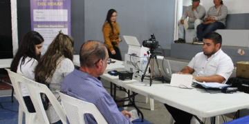 Pobladores de Suchitepéquez asisten a la jornada móvil de servicios integrados