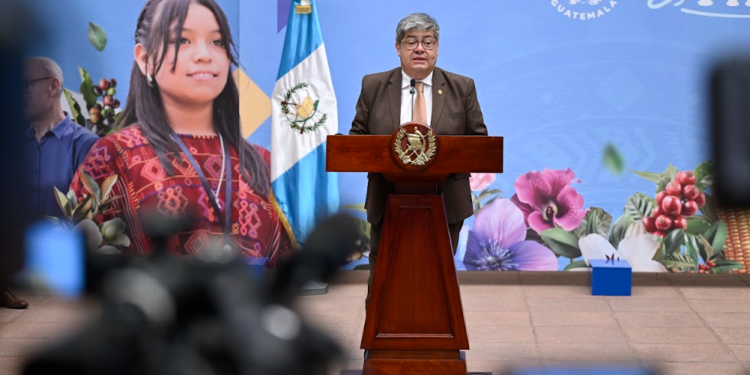 Ministro de Gobernación refrendo su compromiso con el diálogo ante las manifestaciones. (Foto: Álvaro Interiano)
