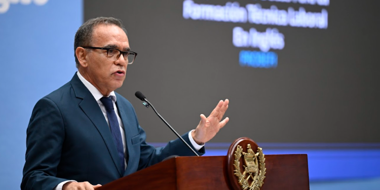 El viceministro de Educación Extraescolar presentó Probefi./ Foto: Álvaro Interiano.