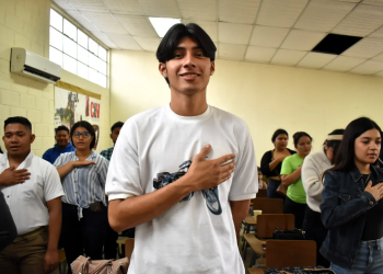 42 jóvenes participan en la primera fase de Programa Servidores Cívicos por la Educación Vial. Foto: CIV.