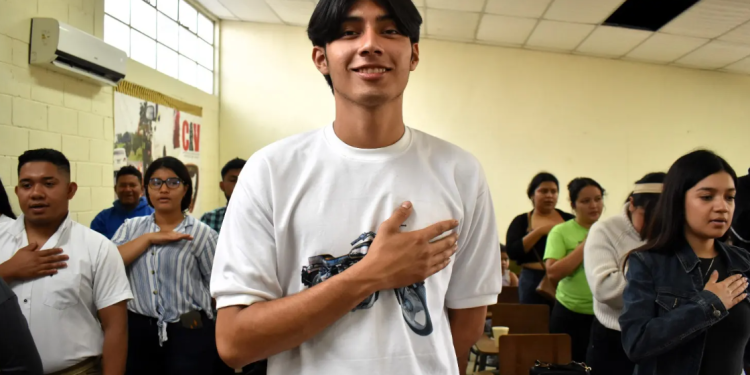 42 jóvenes participan en la primera fase de Programa Servidores Cívicos por la Educación Vial. Foto: CIV.