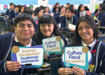 Programa de cultura fiscal llega a estudiantes de Quiché