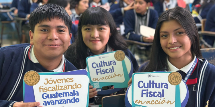 Programa de cultura fiscal llega a estudiantes de Quiché