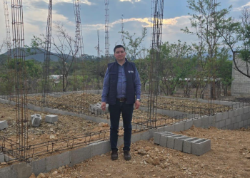 Sergio Pérez, viceministro de Desarrollo Urbano visitó los proyectos de vivienda ejecutados por Fopavi. /Foto: CIV.