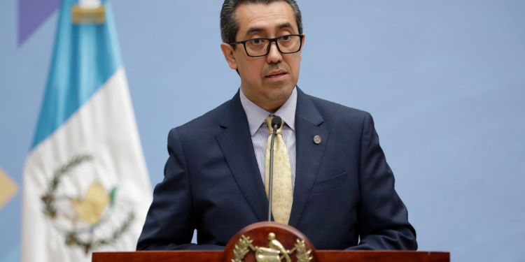 Ministro de Finanzas evaluó los efectos del incremento arancelario de Estados Unidos en Guatemala. /Foto: Daniel Ordóñez.