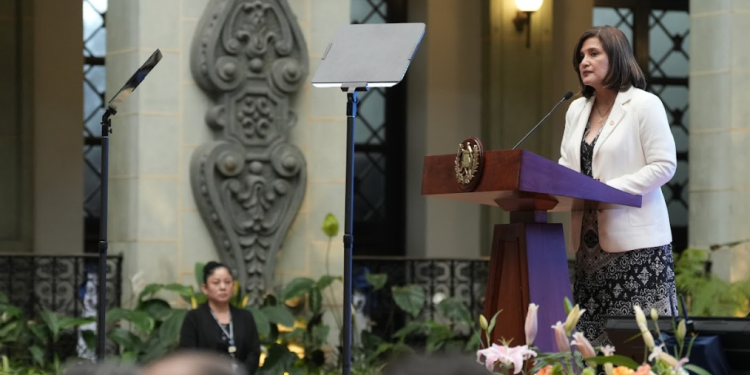 Vicepresidenta refrenda su compromiso con el fortalecimiento de los servicios de Salud. (Foto: Vicepresidencia)