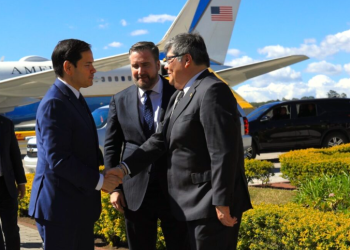 Eri Ministerio rech Gobernación, k’amom ub’e rumal le Ministro Francisco Jiménez, pa amaq’el b’a’ katjain che ub’anik k’i uwach taq chak pa le uq’atexik ri narcotráfico. / El Ministerio de Gobernación, liderado por el Ministro Francisco Jiménez, mantiene una línea de trabajo diversa en la que se destaca el combate al narcotráfico. / Foto: Mingob