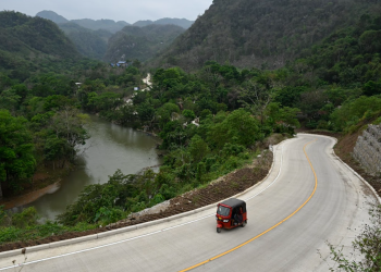 Gobierno impulsa infraestructura vial para apoyar el turismo en Guatemala