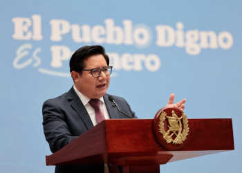 El GAE trabaja en agilizar los trámites en línea. (Foto: Noé Pérez)