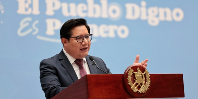 El GAE trabaja en agilizar los trámites en línea. (Foto: Noé Pérez)