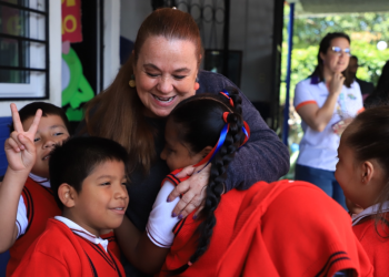 Mineduc trabaja nivelación de lectoescritura en los centros educativos. (Foto: Mineduc)