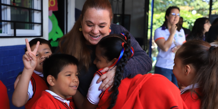 Mineduc trabaja nivelación de lectoescritura en los centros educativos. (Foto: Mineduc)