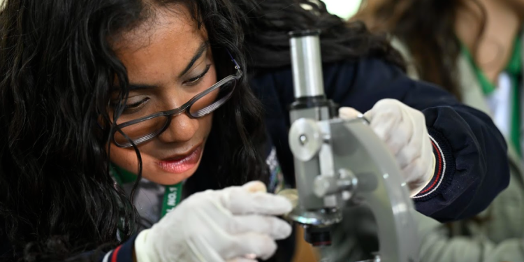 Senacyt otorgará financiamiento a programas científicos. (Foto: Álvaro Interiano)