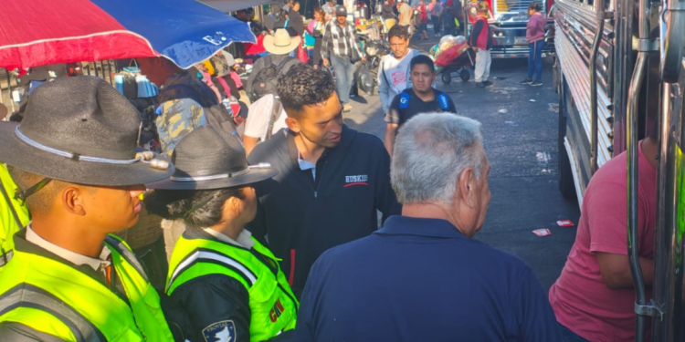 La DGT realiza operativos de inspección en la Terminal de Buses de zona 4. (Foto: DGT)