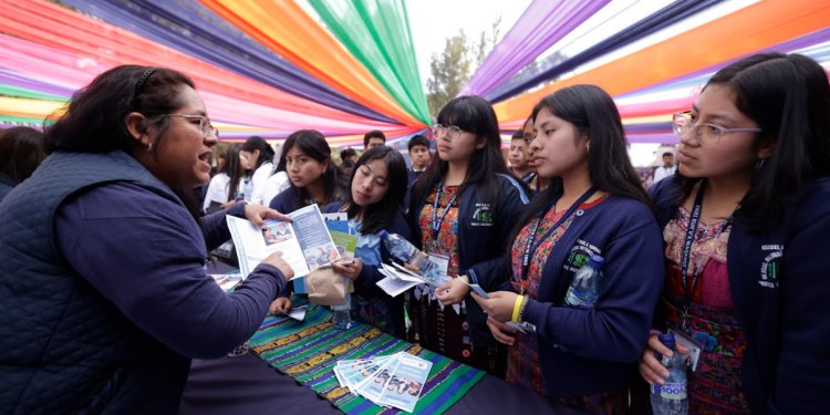 Segeplan realiza gira departamental para informas sobre Becas por Nuestro Futuro. / Foto: Dickens Zamora.