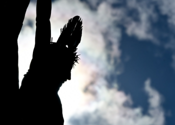 Semana Santa 2025: Cuando la esperanza pesa tanto como una cruz