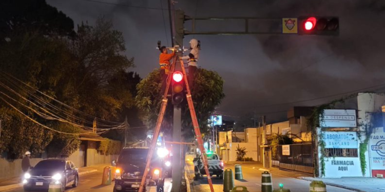 CIV instaló 350 cámaras para monitorear el tránsito en 15 municipios de Guatemala. /Foto: CIV.