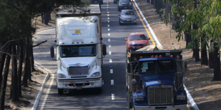 Implementación de códigos QR facilitó la circulación de transporte de carga con productos esenciales. /Foto: DGT.