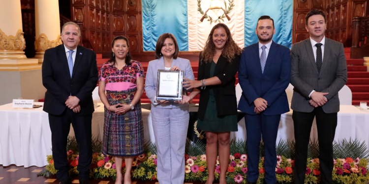 Lanzan plataforma OportuGuate y la Unidad de atención a personas migrantes retornadas. (Foto: Alex Jacinto)