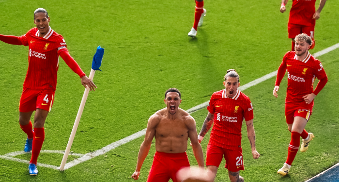 El Liverpool acaricia la Premier, tras pinchón del Arsenal