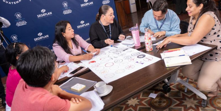 Equipo técnico de Segeplan se especializa en innovación pública abierta