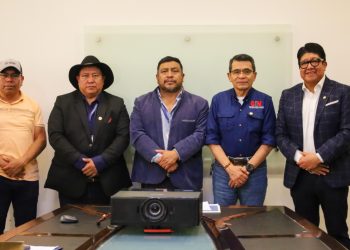 El CIV y alcaldes de Totonicapán dialogan mejoras de infraestructura vial. /Foto: CIV.