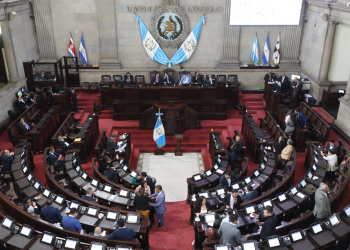 Ministro Barnoya en el Congreso. / Foto: Congreso