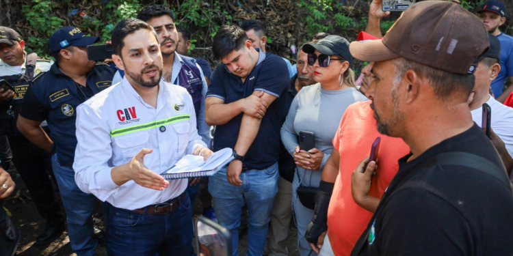 CIV entabla diálogo para liberar bloqueo en Concepción Las Minas, Chiquimula. /Foto: CIV.
