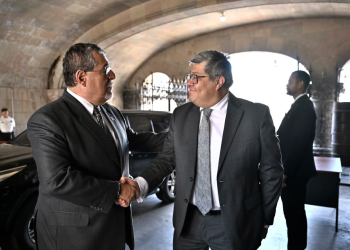 Presidente Bernardo Arévalo en la visita de trabajo en el Mingob. / Foto: Byron de la Cruz.