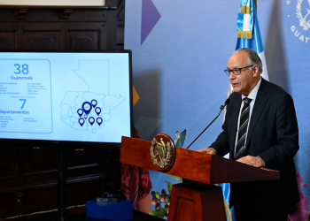 Presidente del CHN compartió avances del Programa Mi Primera Casa. (Foto: Byron de la Cruz)