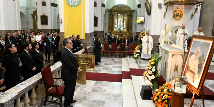 Misa por el eterno descanso del Papa Francisco
