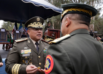 La creación de esta escuela fue oficializada mediante el Acuerdo Ministerial Número 20-2024, con el objetivo de formar y profesionalizar tanto al personal militar como a civiles. / Foto: Daniel Ordóñez.