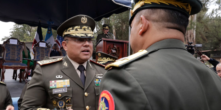 La creación de esta escuela fue oficializada mediante el Acuerdo Ministerial Número 20-2024, con el objetivo de formar y profesionalizar tanto al personal militar como a civiles. / Foto: Daniel Ordóñez.