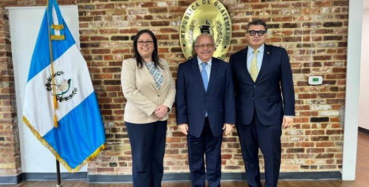 Canciller verifica atención a connacionales en el Consulado guatemalteco en Maryland, EE. UU.