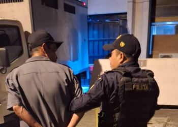 Guardia de seguridad fue sorprendido en estado de ebriedad mientras laboraba. / Foto: PNC
