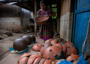 ALMG compartió los nombres de utensilios mayas en idioma "chuj". (Foto: Álvaro Interiano)