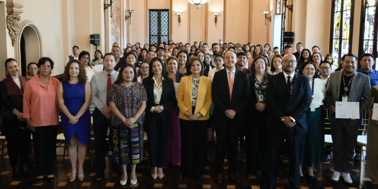 SECCATID finalizó diplomado en prevención de adicciones. (Foto: Vicepresidencia)