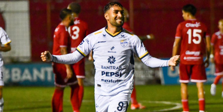 Cobán aguanta el sufrimiento y derrota a Malacateco en los cuartos de final del Clausura 2025