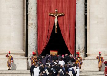Unos 50 jefes de Estado o gobierno y diez reyes asistirán al funeral del Papa