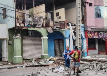 Daños en infraestructura se reportan en la provincia de Esmeraldas, Ecuador, luego del sismo de 6 grados de este viernes.