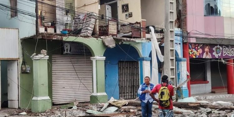 Daños en infraestructura se reportan en la provincia de Esmeraldas, Ecuador, luego del sismo de 6 grados de este viernes.