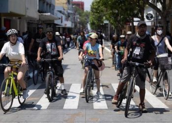 Guatemaltecos que fueron dados en adopción viajaron en vicicleta a Guatemala para buscar respuestas.