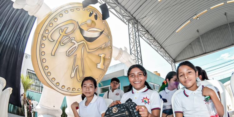 Más de 2 mil estudiantes participan en el primer Festival de Educación Financiera