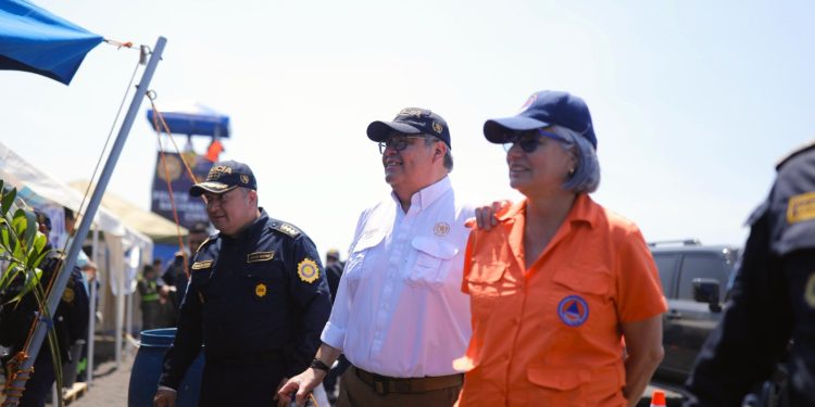 Autoridades supervisan ejecución de las acciones a favor de la ciudadanía en el descanso de Semana Santa. / Foto: Mingob.