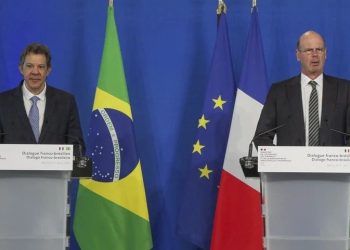 Los ministros de Exteriores de Brasil, Fernando Haddad, y de Francia, Éric Lombard, se refieren a la guerra comercial de EE. UU la necesidad de acelerar acuerdo UE-Mercosur. Foto: EFE