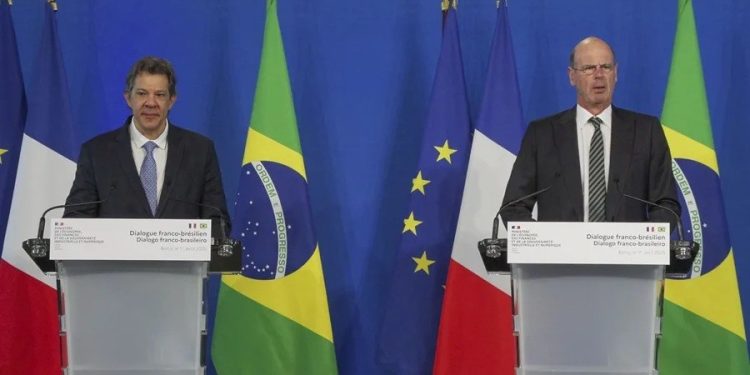 Los ministros de Exteriores de Brasil, Fernando Haddad, y de Francia, Éric Lombard, se refieren a la guerra comercial de EE. UU la necesidad de acelerar acuerdo UE-Mercosur. Foto: EFE