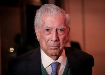 El escritor peruano ganador del premio Nobel de Literatura Mario Vargas Llosa ,en una fotografía de archivo. EFE/Raúl Martínez