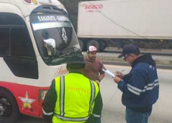 Operativo de la DGT y Provial en ruta a Sanarate. / Foto: Provial.