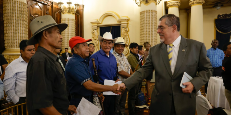 Presidente Arévalo ha abierto espacios de diálogo con pueblos originarios. / Foto: Gilber García.