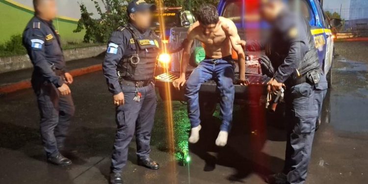 Ministro de Gobernación lamenta fallecimiento de agente en San Vicente Pacaya